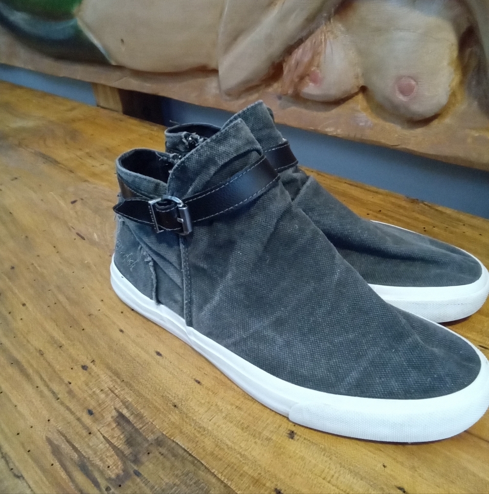 Blowfish Malibu Mondo Women's Size 11 Dark Gray High-Top Canvas Sneakers